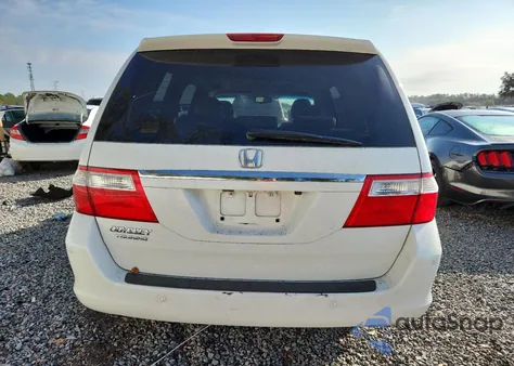 2006 Honda Odyssey Touring z USA, uszkodzony, nr VIN 5FNRL38876B109379